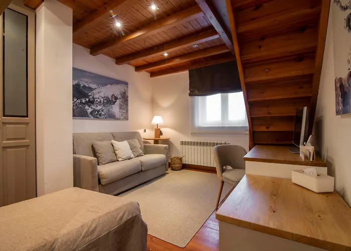 Eira Ski Lodge
